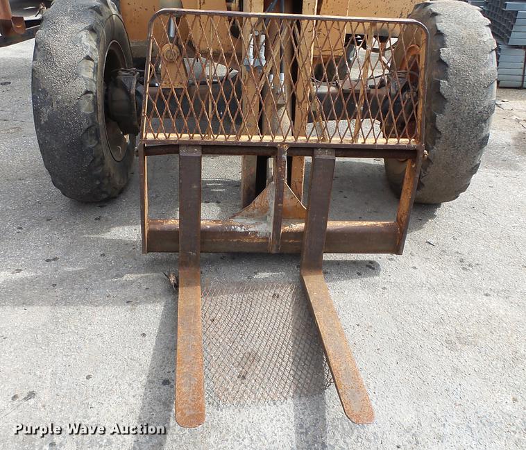 image for item AM9121 Lull 644 telehandler