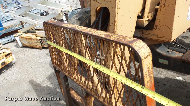image for item AM9121 Lull 644 telehandler