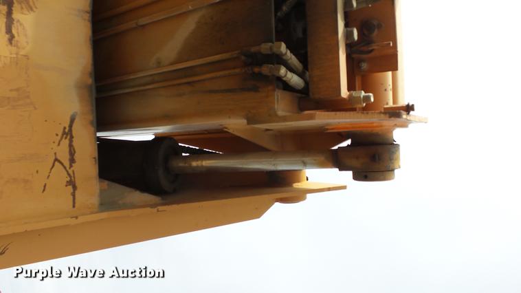 image for item AM9121 Lull 644 telehandler