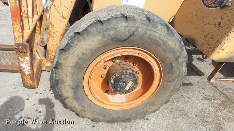 image for item AM9121 Lull 644 telehandler