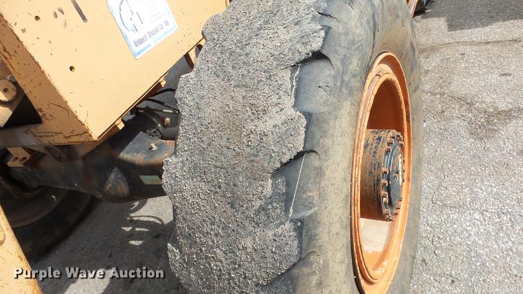 image for item AM9121 Lull 644 telehandler