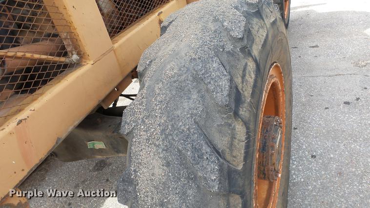 image for item AM9121 Lull 644 telehandler