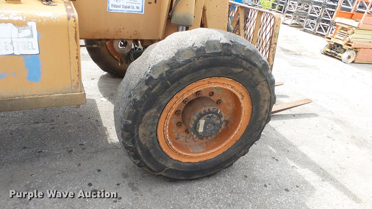 image for item AM9121 Lull 644 telehandler