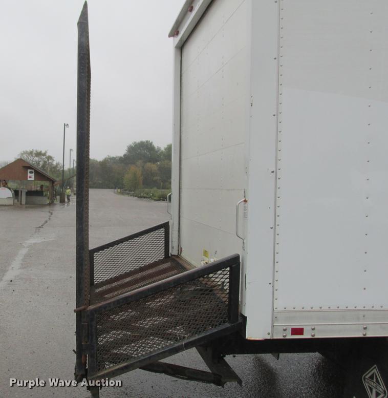 image for item DA8295 2013 Mitsubishi Fuso FE160 box truck