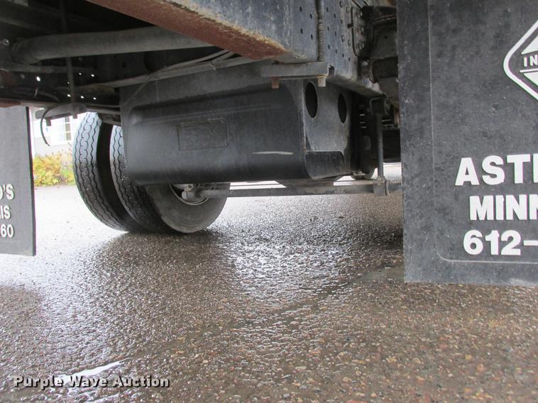 image for item DA8295 2013 Mitsubishi Fuso FE160 box truck