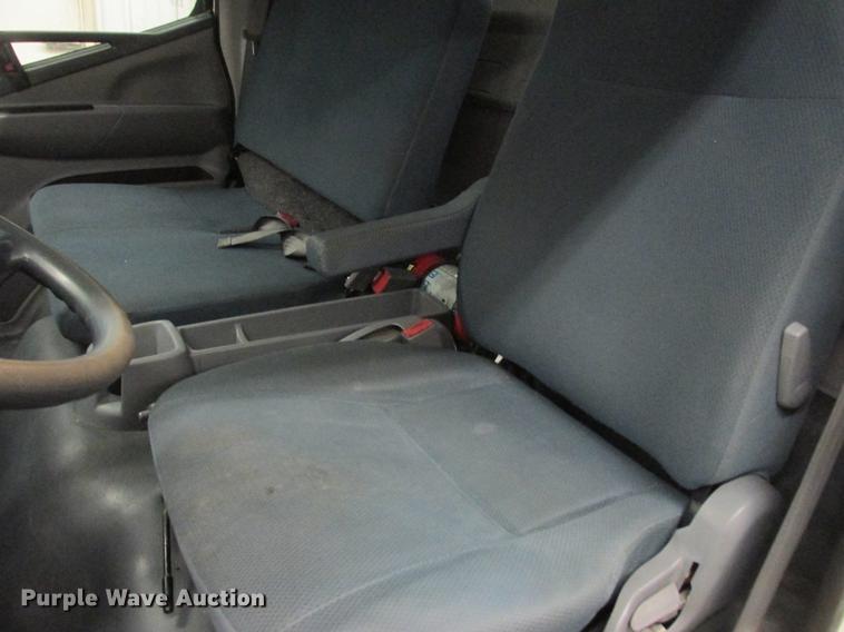 image for item DA8295 2013 Mitsubishi Fuso FE160 box truck