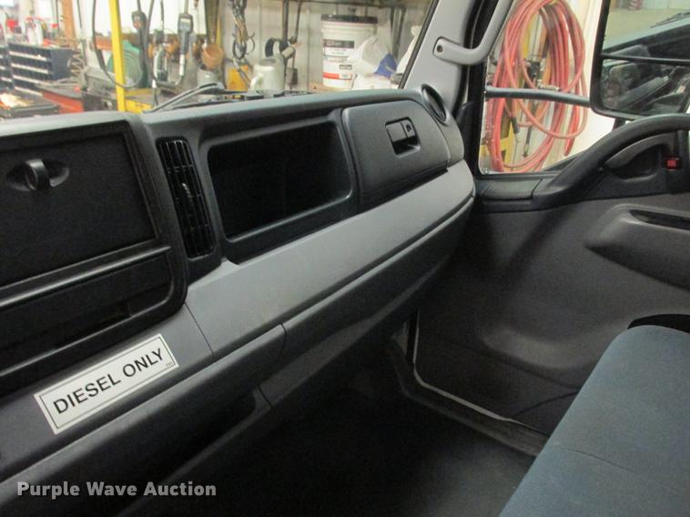 image for item DA8295 2013 Mitsubishi Fuso FE160 box truck