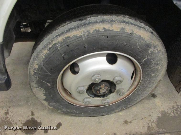 image for item DA8295 2013 Mitsubishi Fuso FE160 box truck