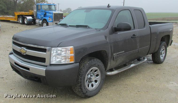 image for item DA8296 2011 Chevrolet Silverado 1500 Ext. Cab pickup truck