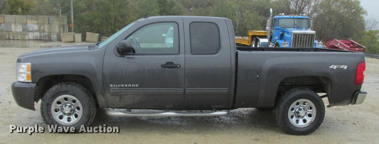 image for item DA8296 2011 Chevrolet Silverado 1500 Ext. Cab pickup truck