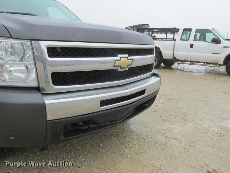 image for item DA8296 2011 Chevrolet Silverado 1500 Ext. Cab pickup truck