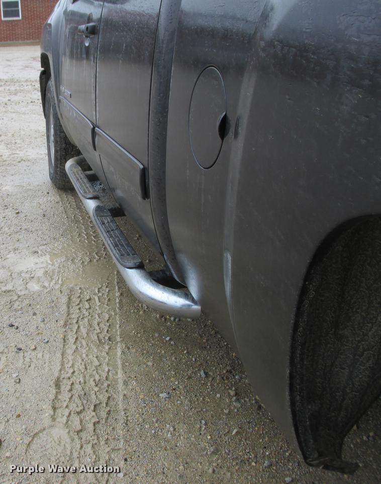 image for item DA8296 2011 Chevrolet Silverado 1500 Ext. Cab pickup truck