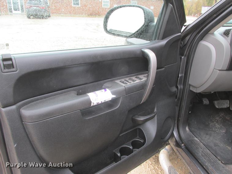 image for item DA8296 2011 Chevrolet Silverado 1500 Ext. Cab pickup truck