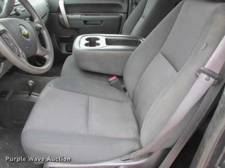 image for item DA8296 2011 Chevrolet Silverado 1500 Ext. Cab pickup truck