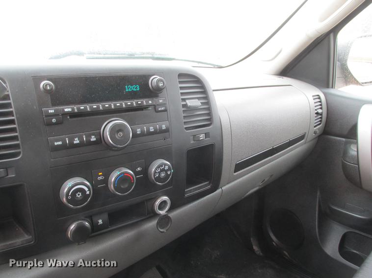 image for item DA8296 2011 Chevrolet Silverado 1500 Ext. Cab pickup truck