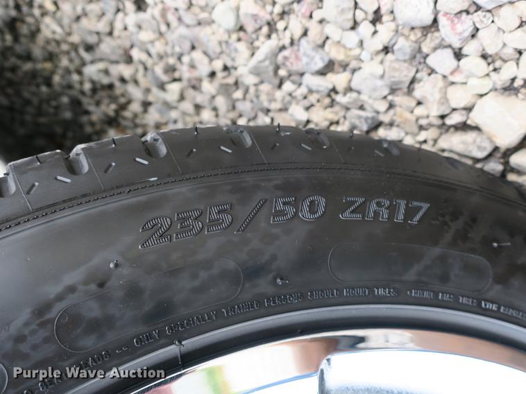 image for item DB8972 2003 Ford Thunderbird convertible