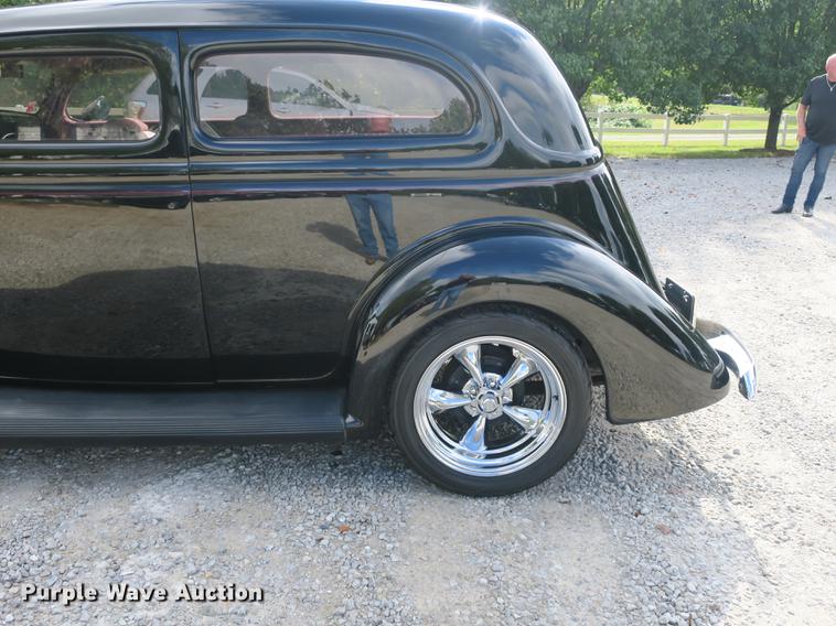 image for item DB8973 1936 Ford sedan
