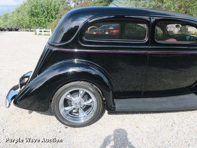 image for item DB8973 1936 Ford sedan