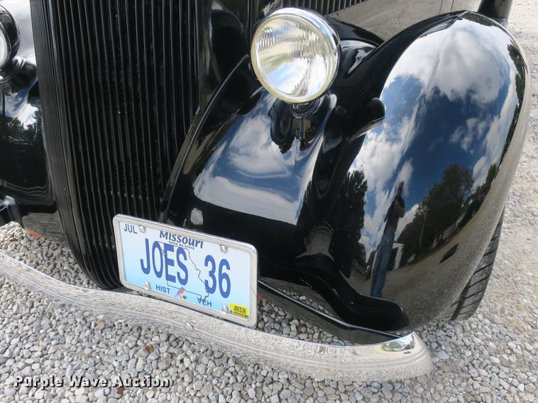 image for item DB8973 1936 Ford sedan