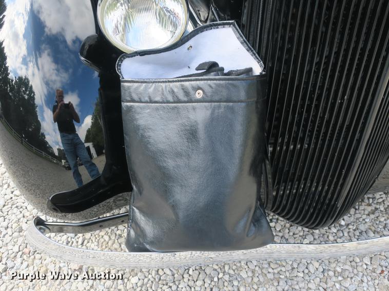 image for item DB8973 1936 Ford sedan