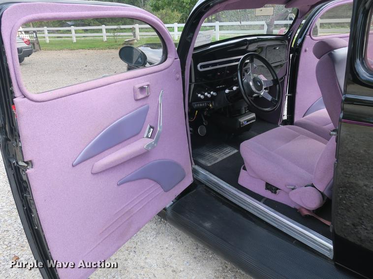 image for item DB8973 1936 Ford sedan