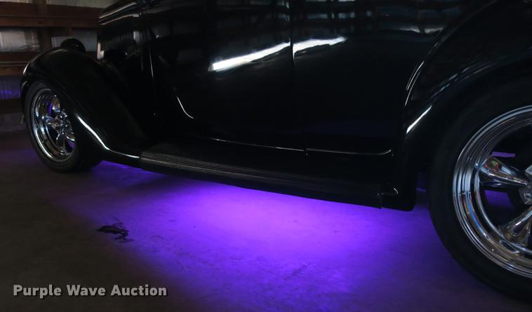 image for item DB8973 1936 Ford sedan