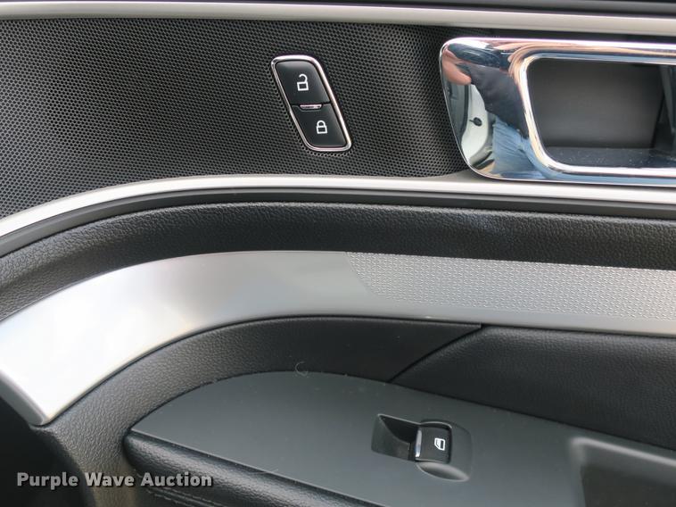 image for item DB8974 2016 Ford Explorer XLT SUV