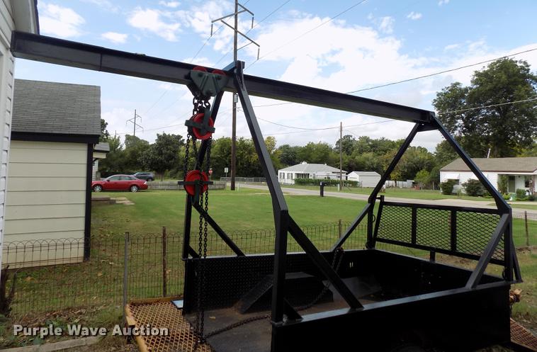 image for item DD3474 Propane tank lift