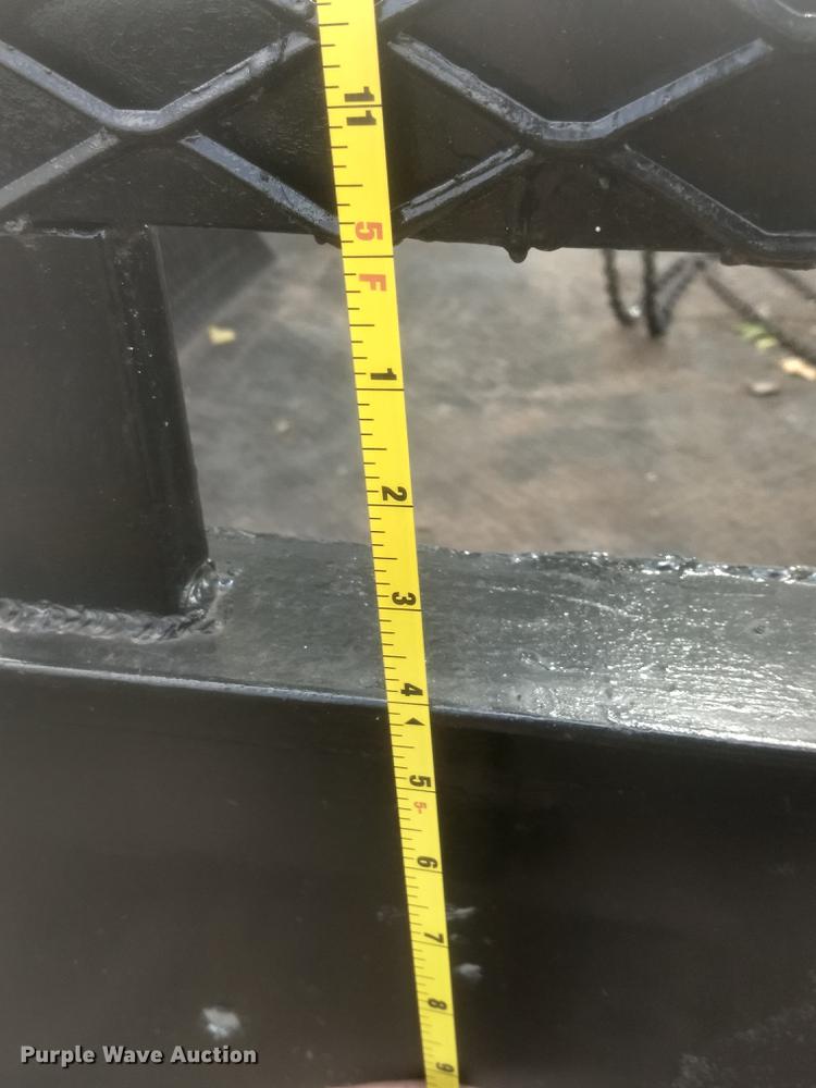 image for item DD3474 Propane tank lift