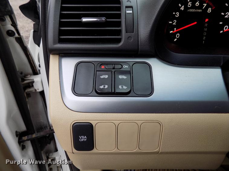 image for item DD3482 2008 Honda Odyssey van