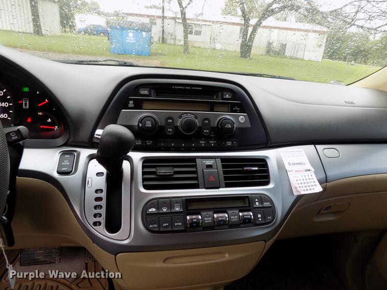 image for item DD3482 2008 Honda Odyssey van