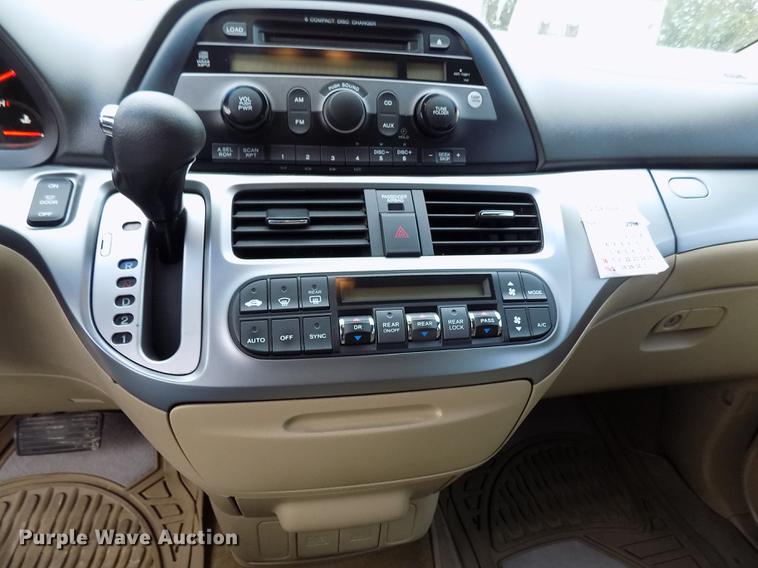 image for item DD3482 2008 Honda Odyssey van