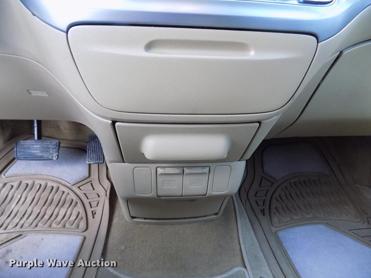 image for item DD3482 2008 Honda Odyssey van