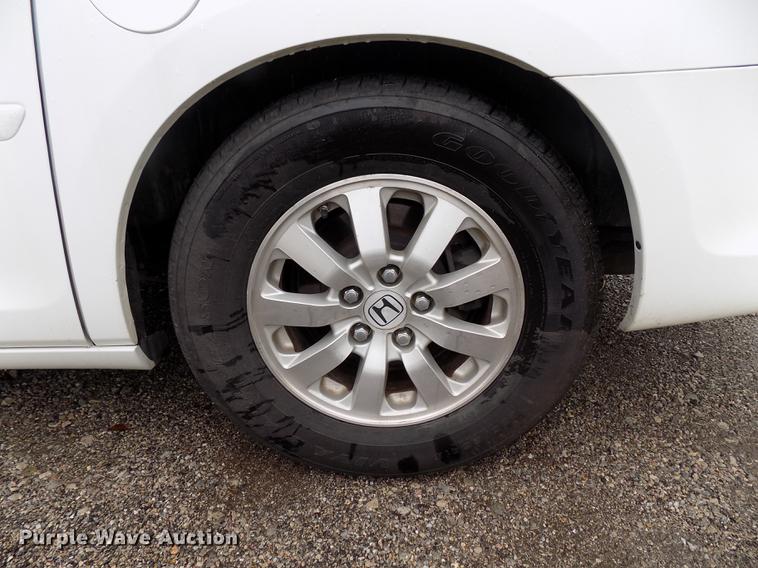 image for item DD3482 2008 Honda Odyssey van