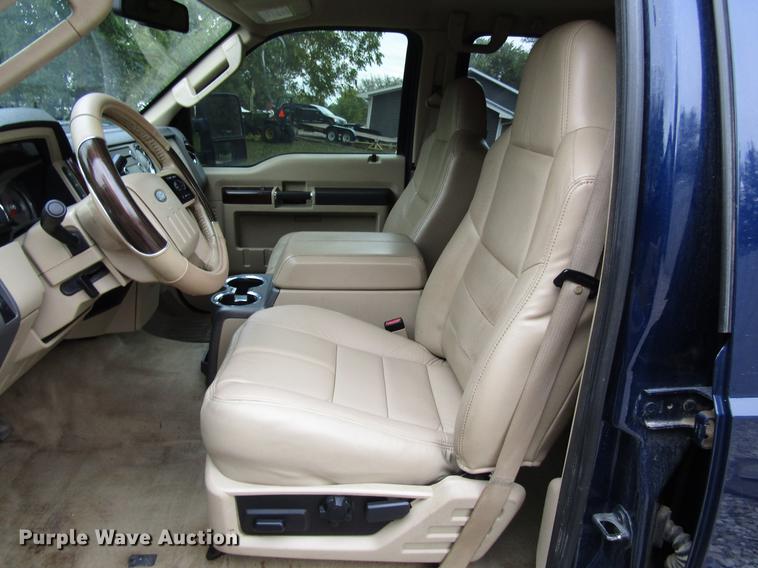 image for item DD3699 2010 Ford F250 Super Duty Crew Cab pickup truck