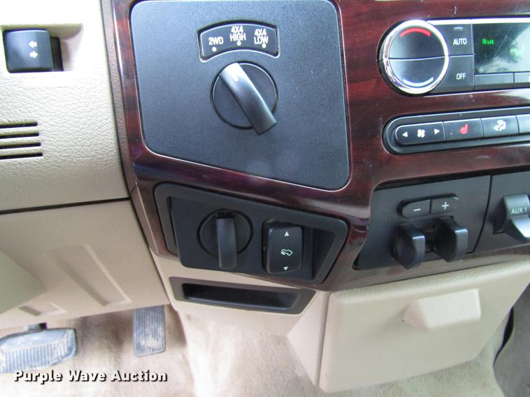 image for item DD3699 2010 Ford F250 Super Duty Crew Cab pickup truck