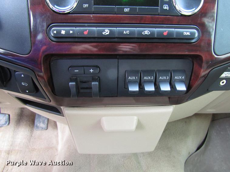 image for item DD3699 2010 Ford F250 Super Duty Crew Cab pickup truck