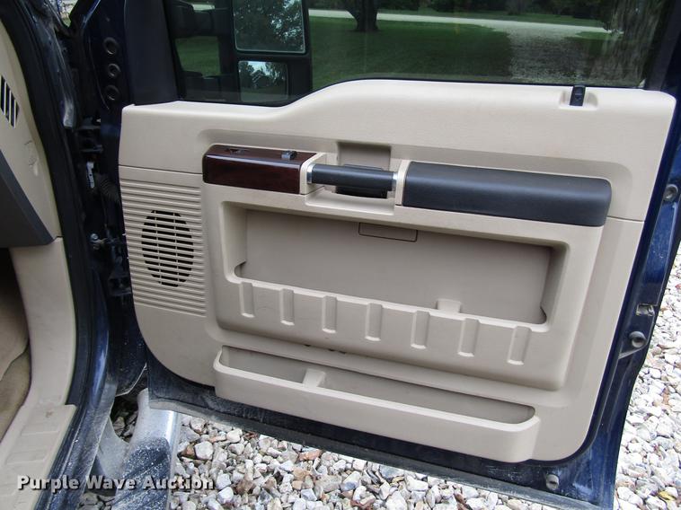 image for item DD3699 2010 Ford F250 Super Duty Crew Cab pickup truck