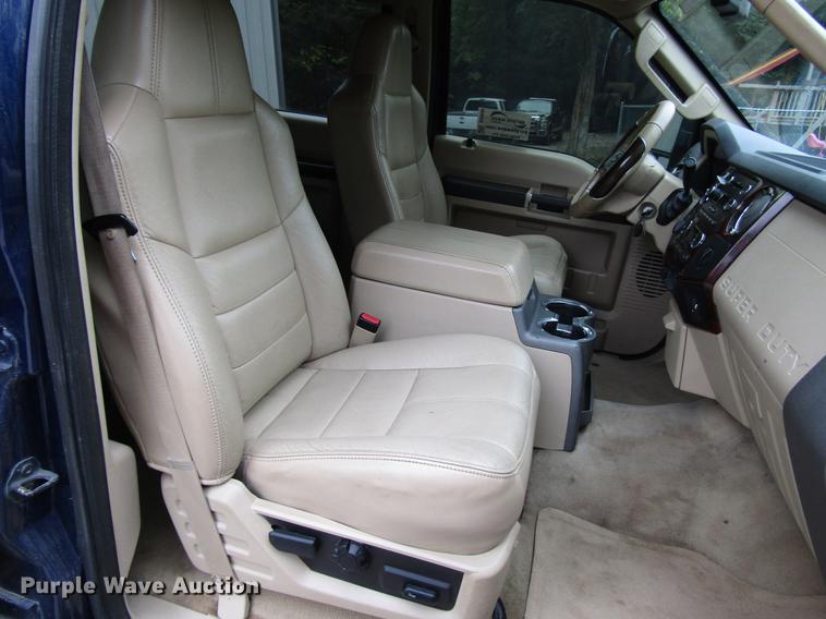 image for item DD3699 2010 Ford F250 Super Duty Crew Cab pickup truck