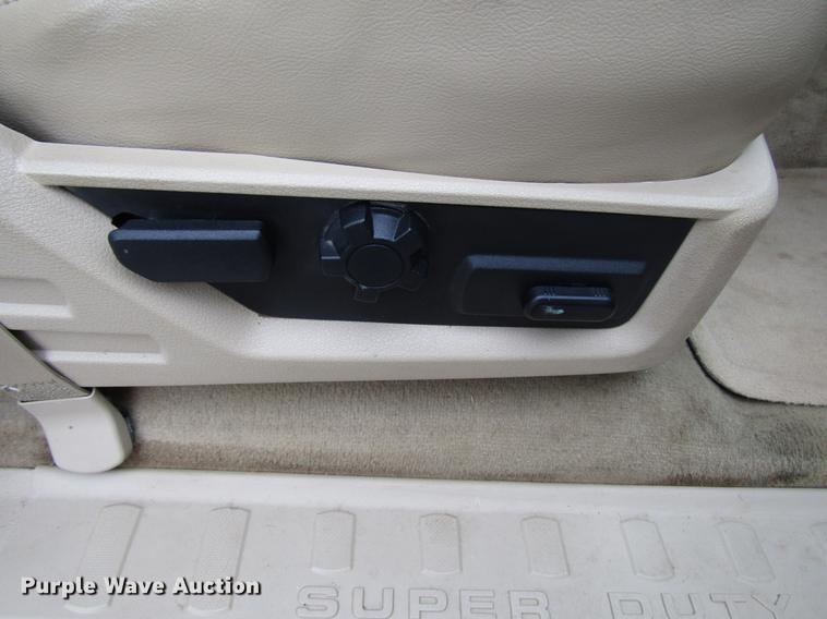 image for item DD3699 2010 Ford F250 Super Duty Crew Cab pickup truck