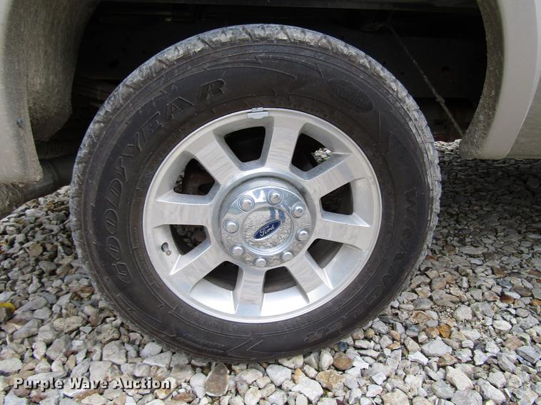 image for item DD3699 2010 Ford F250 Super Duty Crew Cab pickup truck