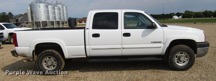 image for item DD4346 2003 Chevrolet Silverado 2500HD Crew Cab pickup truck