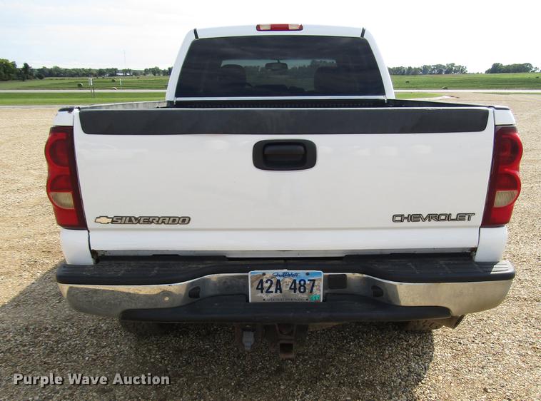 image for item DD4346 2003 Chevrolet Silverado 2500HD Crew Cab pickup truck