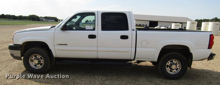 image for item DD4346 2003 Chevrolet Silverado 2500HD Crew Cab pickup truck