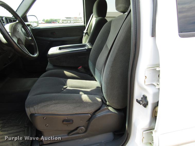 image for item DD4346 2003 Chevrolet Silverado 2500HD Crew Cab pickup truck