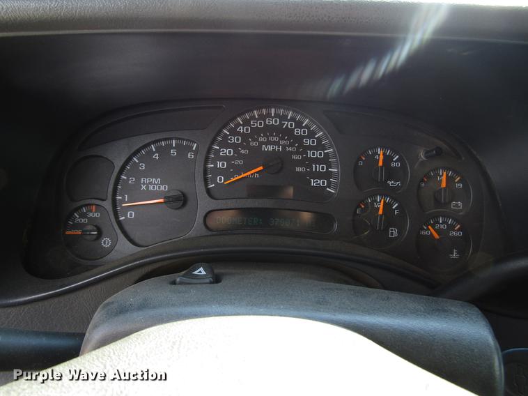 image for item DD4346 2003 Chevrolet Silverado 2500HD Crew Cab pickup truck