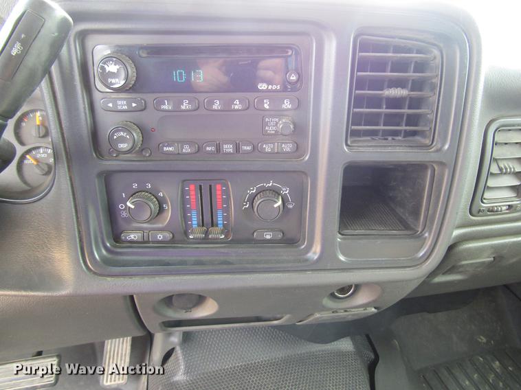 image for item DD4346 2003 Chevrolet Silverado 2500HD Crew Cab pickup truck