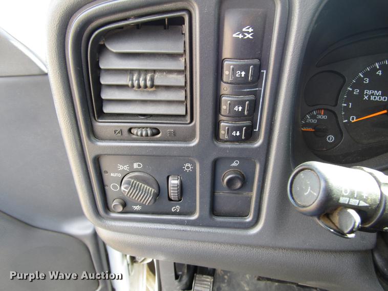 image for item DD4346 2003 Chevrolet Silverado 2500HD Crew Cab pickup truck