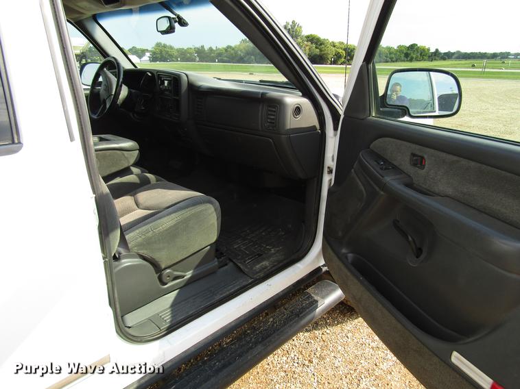 image for item DD4346 2003 Chevrolet Silverado 2500HD Crew Cab pickup truck