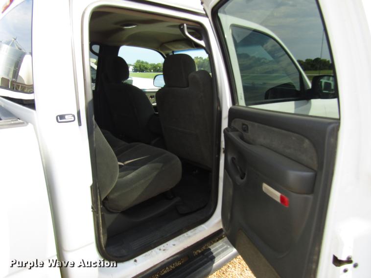 image for item DD4346 2003 Chevrolet Silverado 2500HD Crew Cab pickup truck